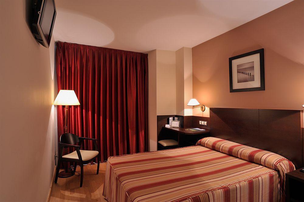 Hotel Castro Real Овьедо Экстерьер фото